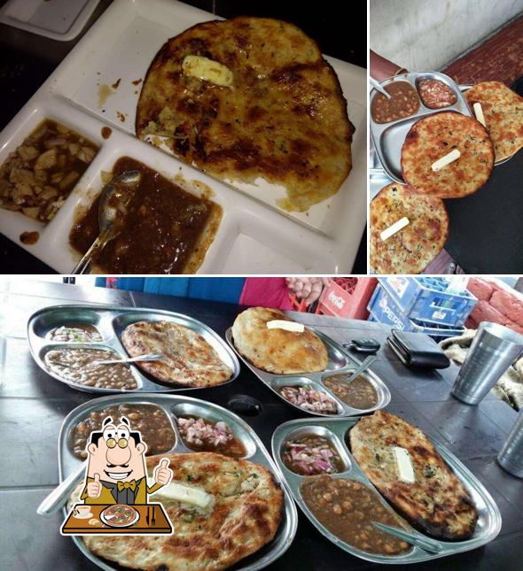 Pick pizza at Monu Kulcha Hut