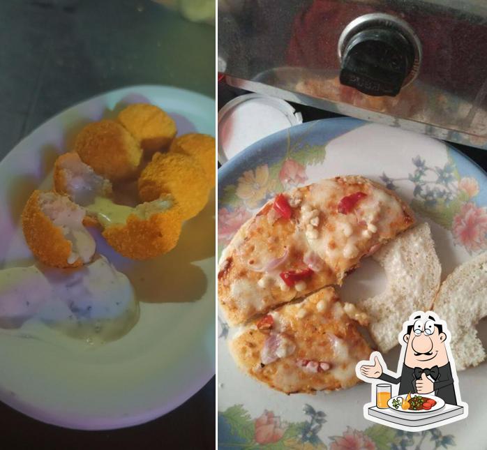 Food at PIZZA HOME