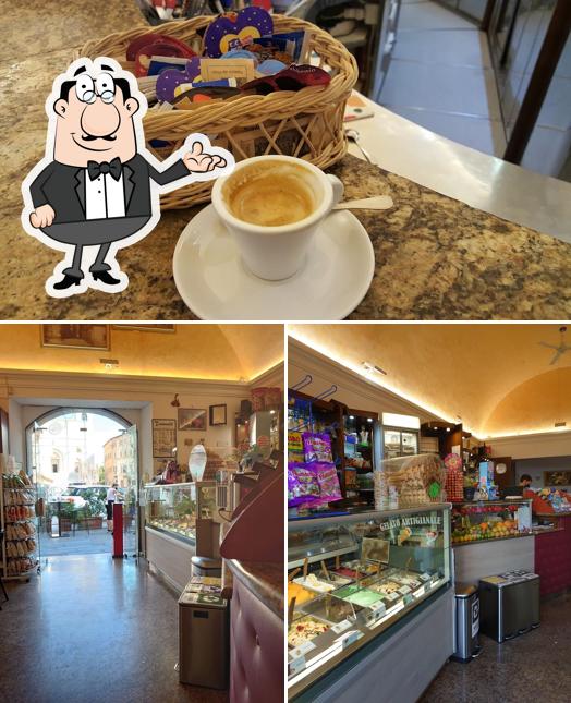 La foto di interni e bevanda da Gran Caffè Todi