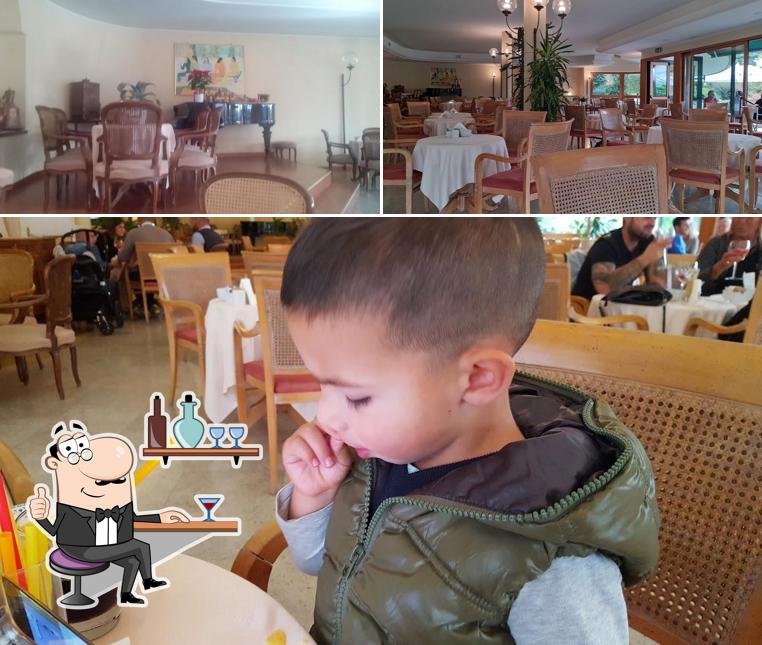 Dai un'occhiata agli interni di BAR BISC