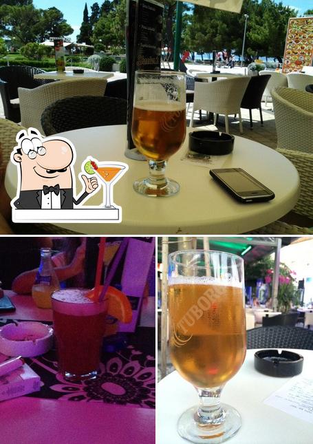 Prenditi un drink dal menu
