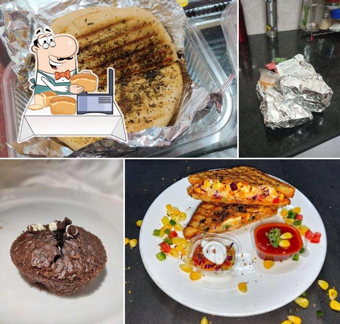 Garlic bread at Crust & Crispy