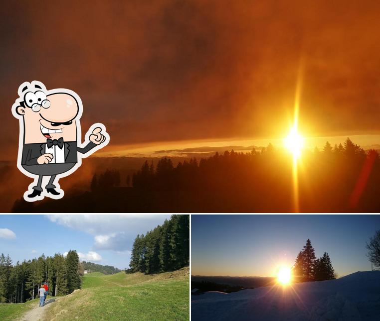 Goditi la vista dagli esterni di Gasthaus Oberer Gäbris