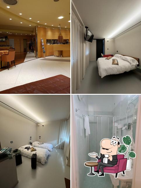 Siediti a un tavolo di Hotel Zurigo