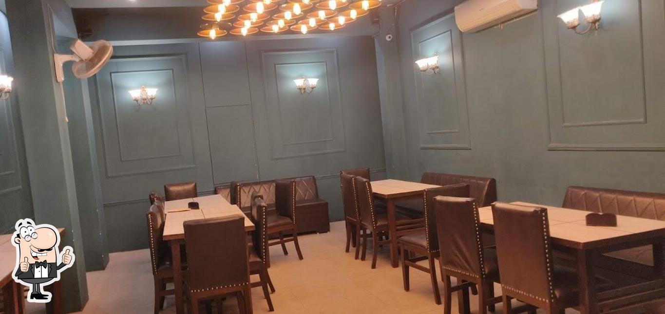 See the pic of Desi Baniye