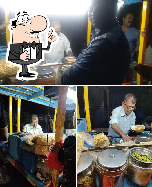 See this picture of Om Ganesh Bhel (Special Kolhapuri Bhel)