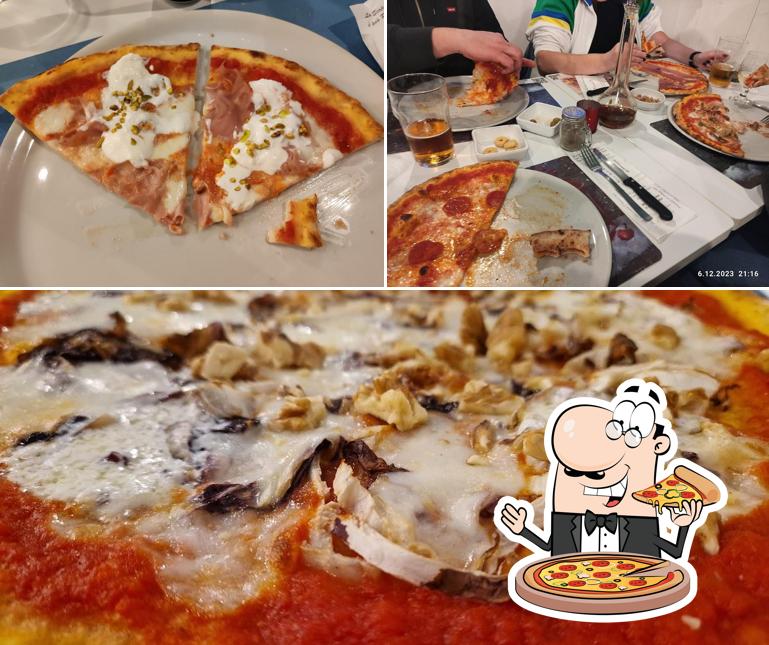 A Antica Pizzeria Lombardi, puoi ordinare una bella pizza