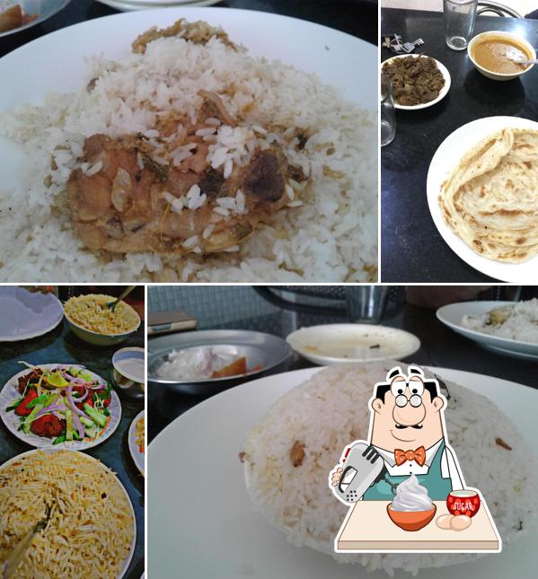 City Light Restaurant provides a variety of sweet dishes