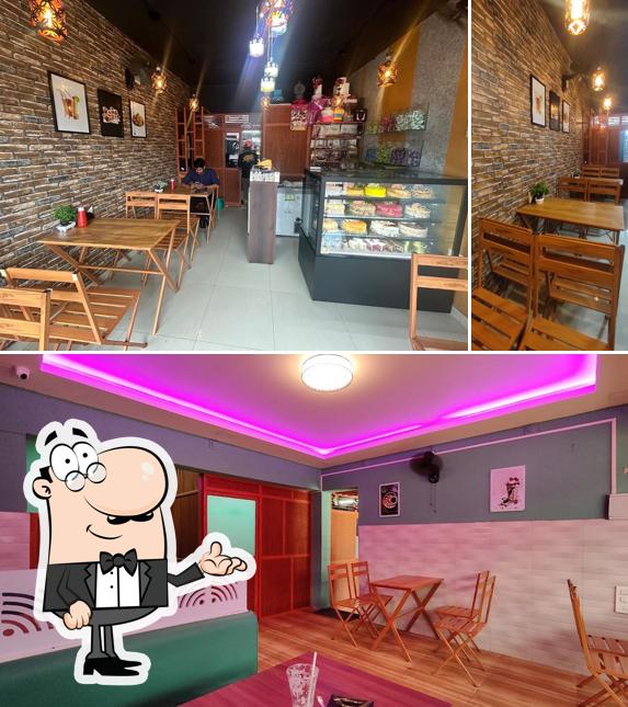 Check out how Lee cakesAnd cafe looks inside