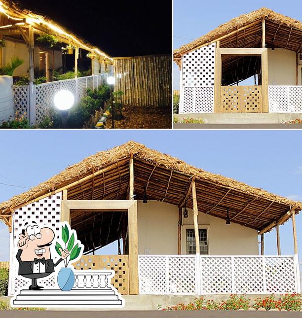 The exterior of OASIS family resturant Baramati