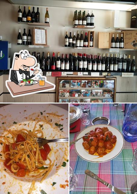 La immagine di cibo e alcol da Riviera Caffè