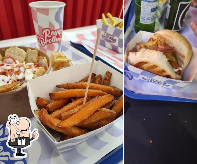 Vedi la foto di Royal brothers