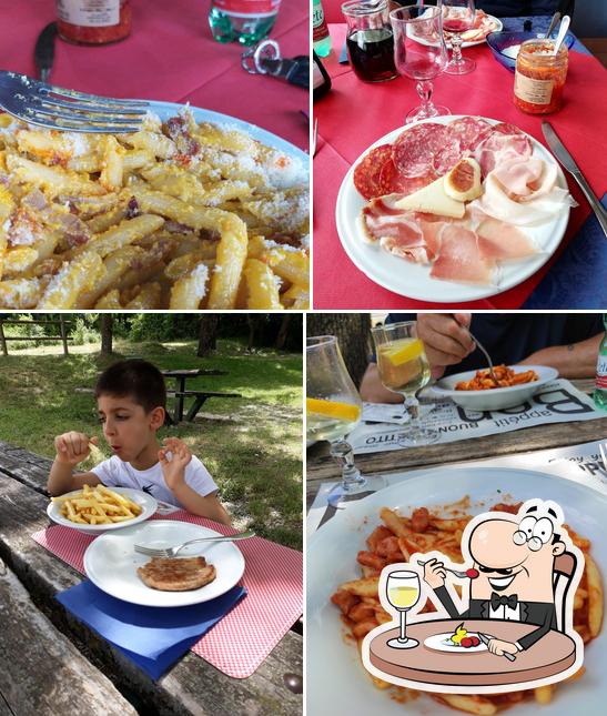 Cibo al Bar La Taverna...snack bar...ristoro...gelati..panini