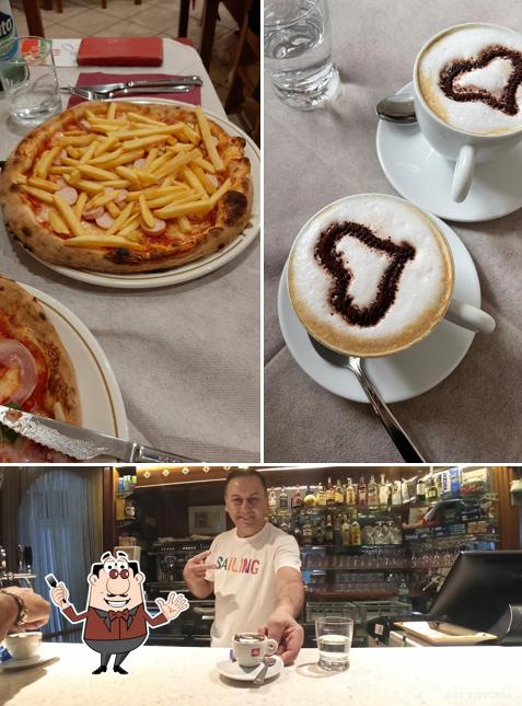 La immagine della cibo e interni di Bar Pizzeria Da Nando di Acampora Ferdinando