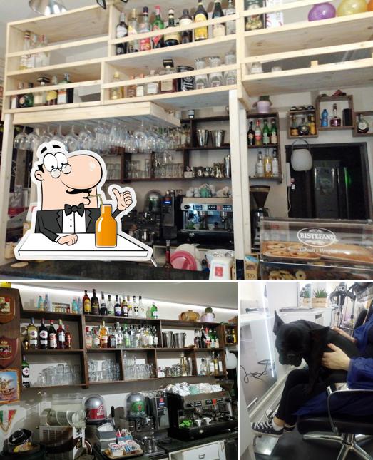 Goditi qualcosa da bere a Caffe' Del Viale