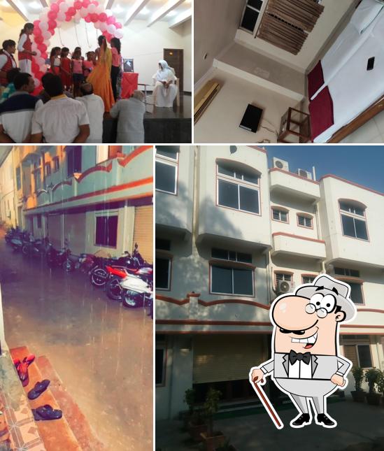 Check out how Siddharth Hotel looks outside