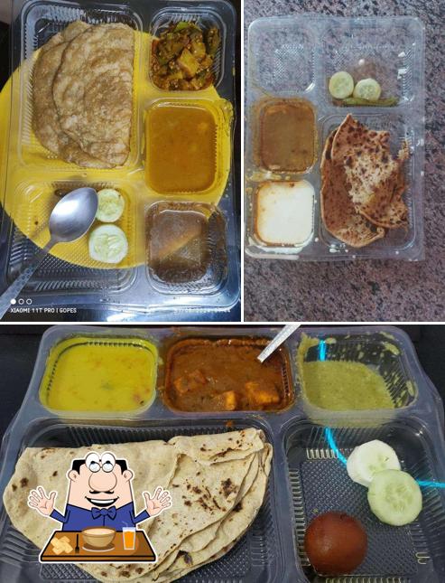 Food at Om meals Paratha and lassi junction