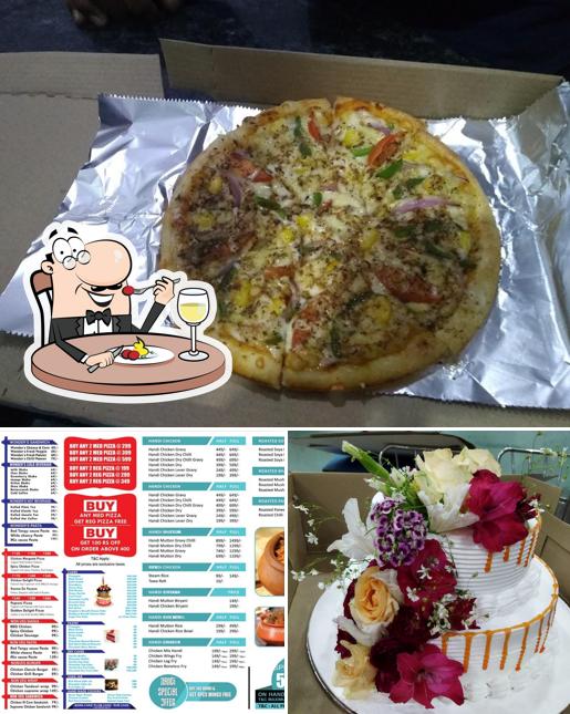 Food at 7 Wonders Pizza Shop