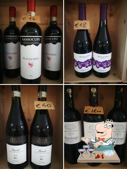 Bar Osteria di San Rocco serve un'ampia varietà di bevande alcoliche