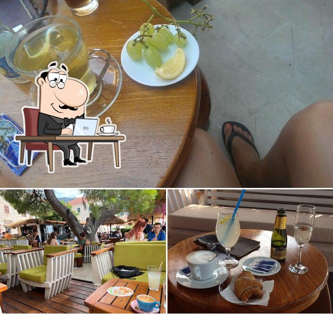 Siediti a un tavolo di Cocktail bar Varadero