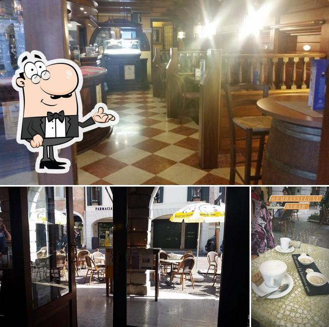 Siediti a un tavolo di Embassy Luxury Bar