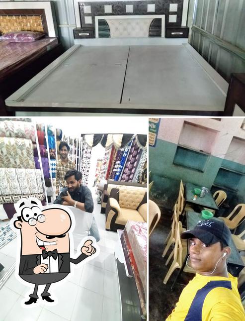 The interior of New Gareeb Nawaz Hotal