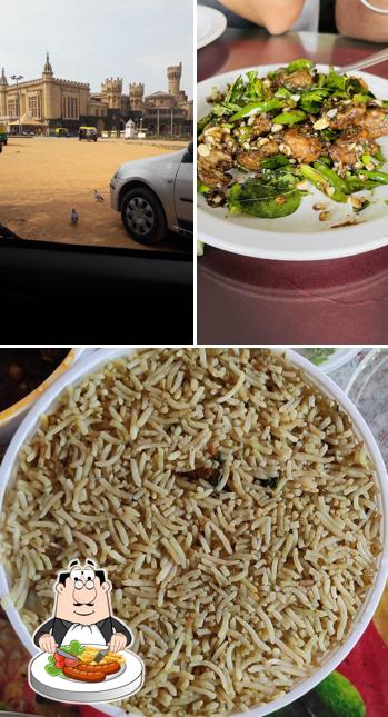 The image of Vaishali Comforts’s food and exterior