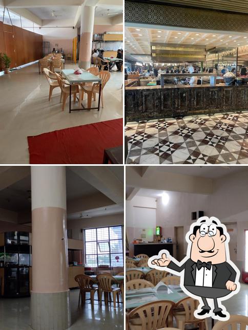 The interior of BALAJI FAMILY RESTAURANT