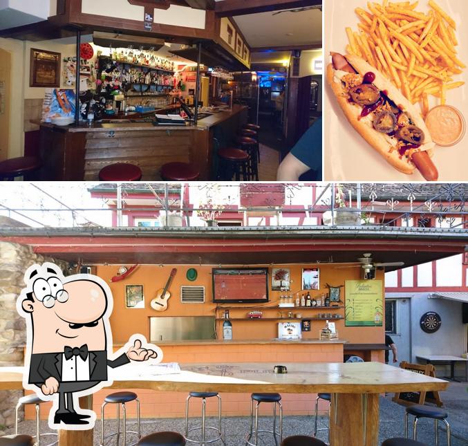 La foto di interni e cibo da Lutzifer-Pub