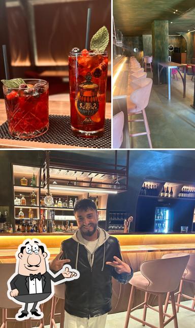 Dai un'occhiata agli interni di RIVI Lounge Bar