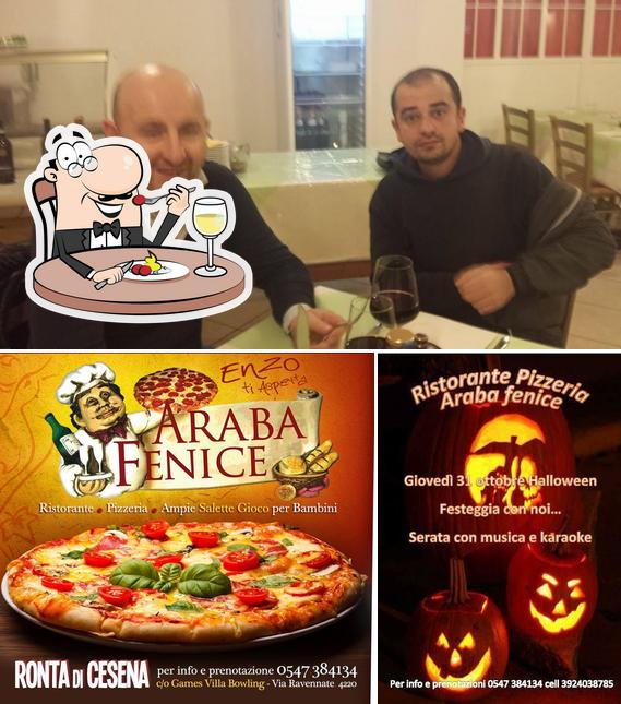La cibo e interni del ristorante