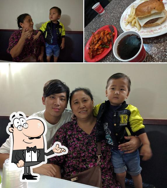 The image of Hi Five’s interior and burger