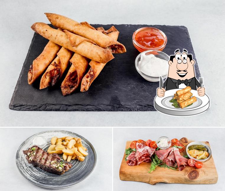 Involtini primavera al Tich Kitchen & Bar