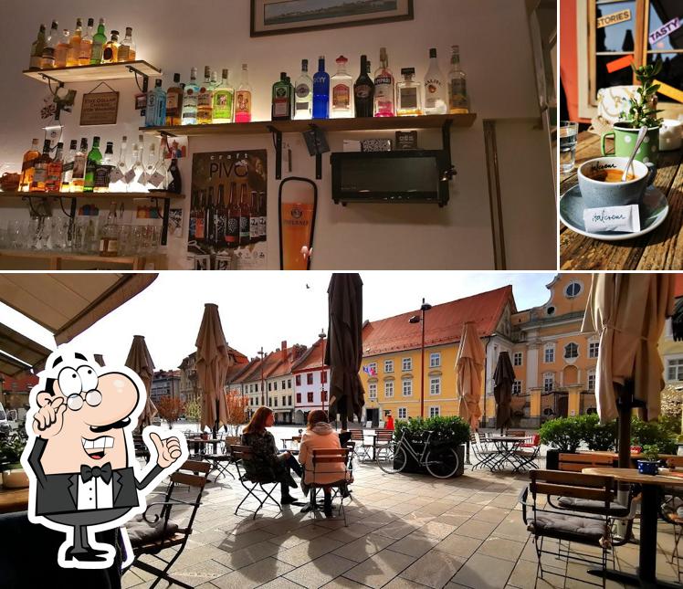 Tra le diverse cose da The Living Room si possono trovare la interni e cibo