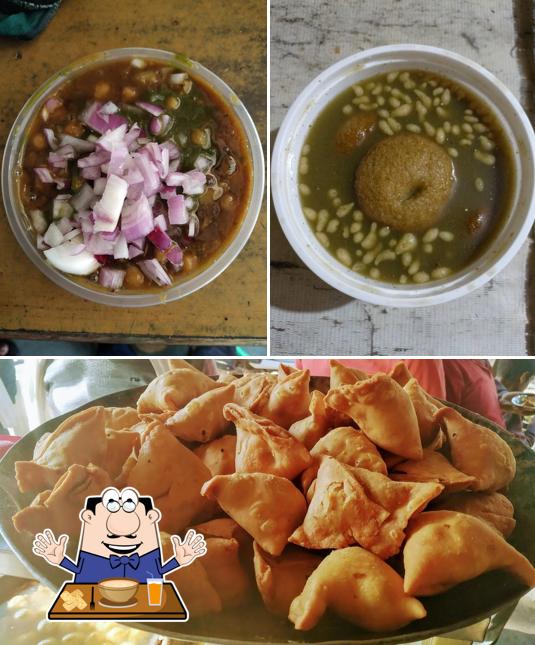 Food at Shri Krishna Chaat Corner