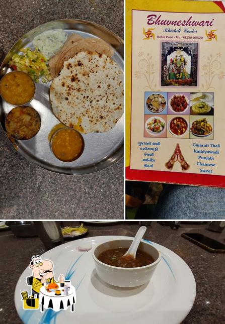 Food at Bhuvneshwari Khichdi Center