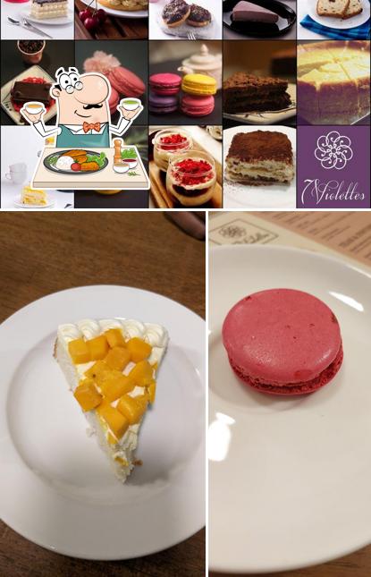 Food at 7Violettes Sindhu Bhavan