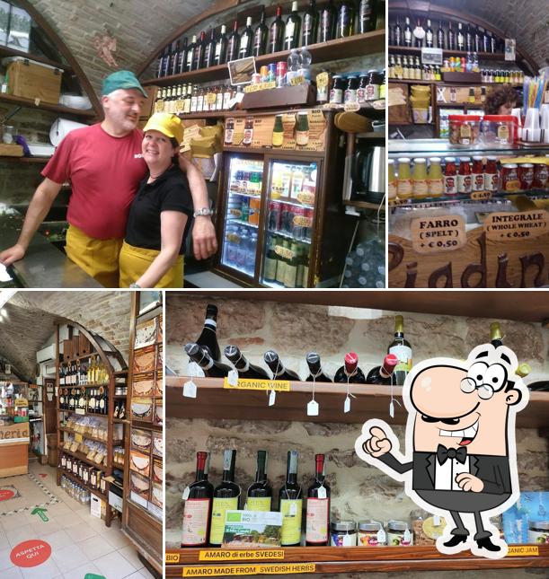 Siediti a un tavolo di Piadina Bio Assisi