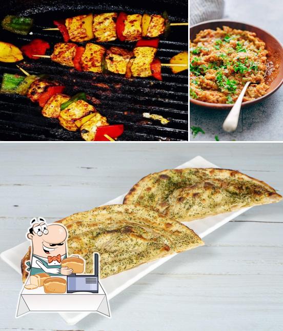 Garlic bread at Bhukkad Nukkad