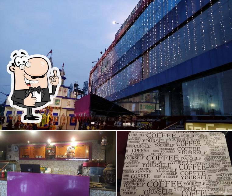 See this pic of Cafe 17