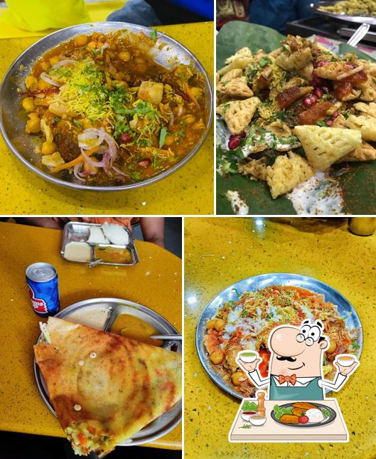 Food at Manohar Chat