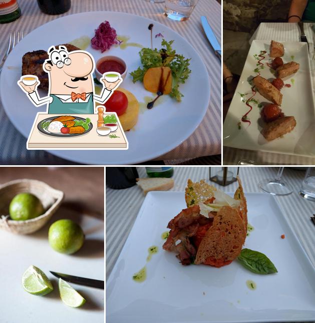 Platti al Posto Pubblico Dei F.lli Cech