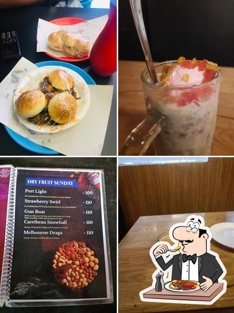 Meals at Arya Cake World