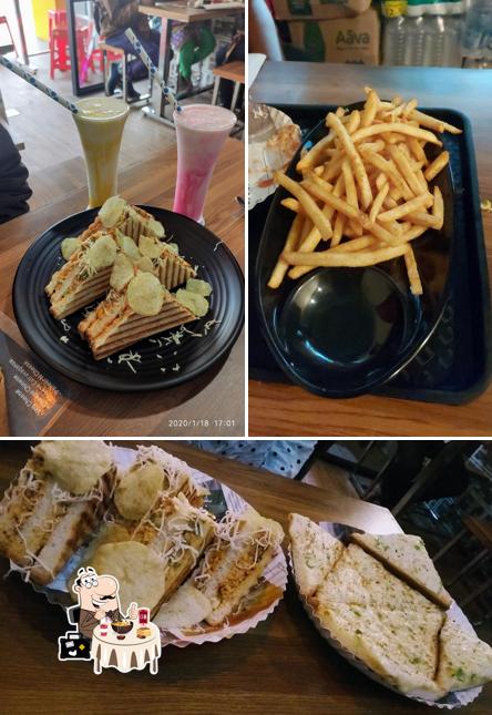 Food at Shiva's Coffee Bar & Snacks, Sector-16