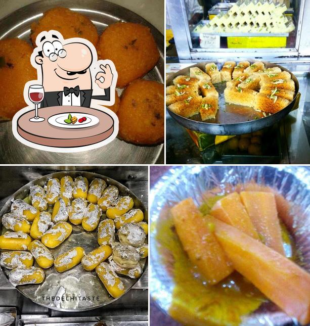 Food at Chaina Ram Sindhi Halwai- Since 1901
