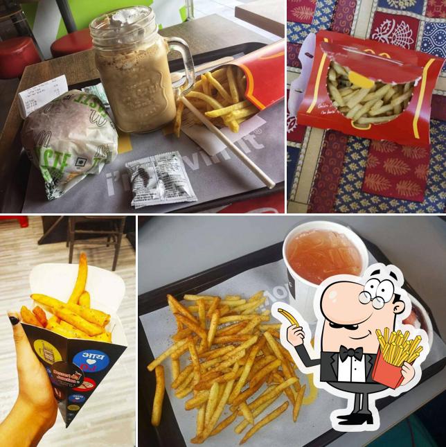 Taste French fries with various sauces
