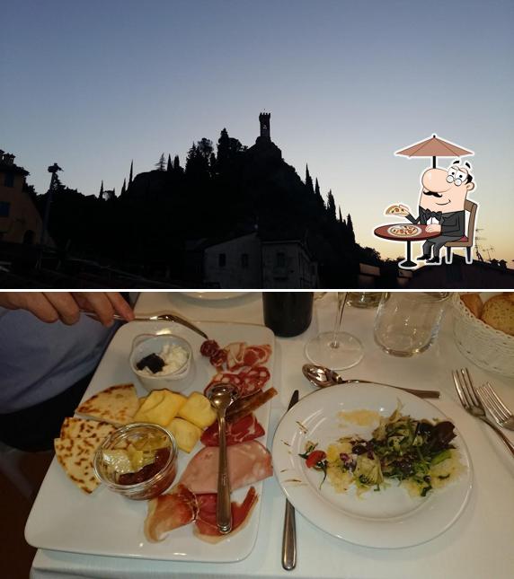 Curiosa tra gli esterni di Albergo La Rocca
