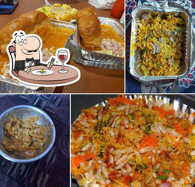 Meals at Ragadawale (jahangeer panipuri)