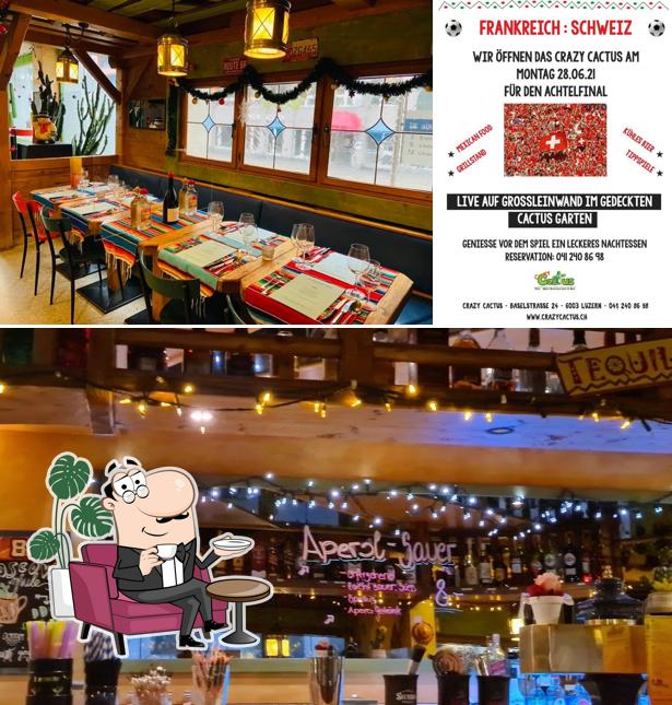 Siediti a un tavolo di Crazy Cactus