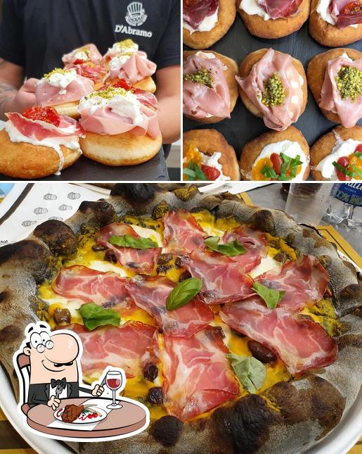 Prenditi i un pasto a base di carne a D'Abramo Pizzeria